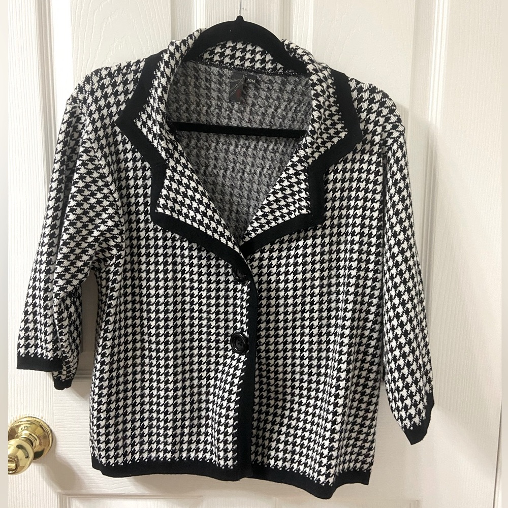 Jane  Womens Single Button Knitted Houndstooth  Sweater size M